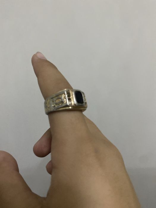 Жүзік/кольцо прадаю