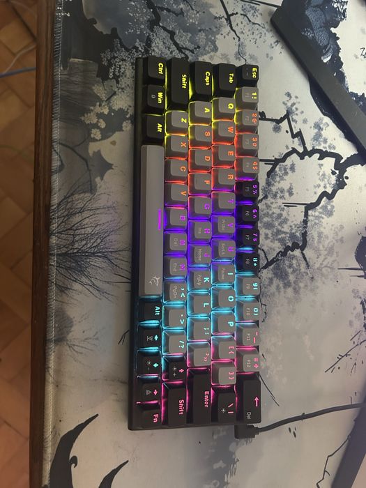 Vand pc gaming cu periferice