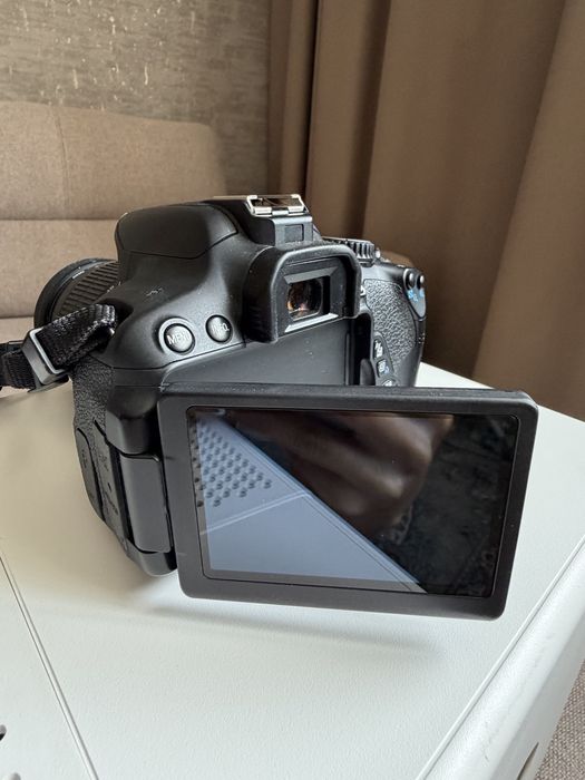 Фотоаппарат Canon EOS 650D