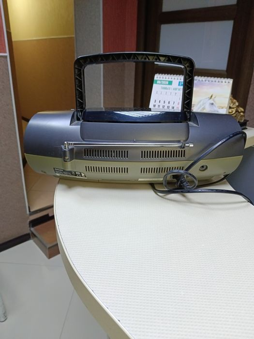 Продам магнитофон Philips