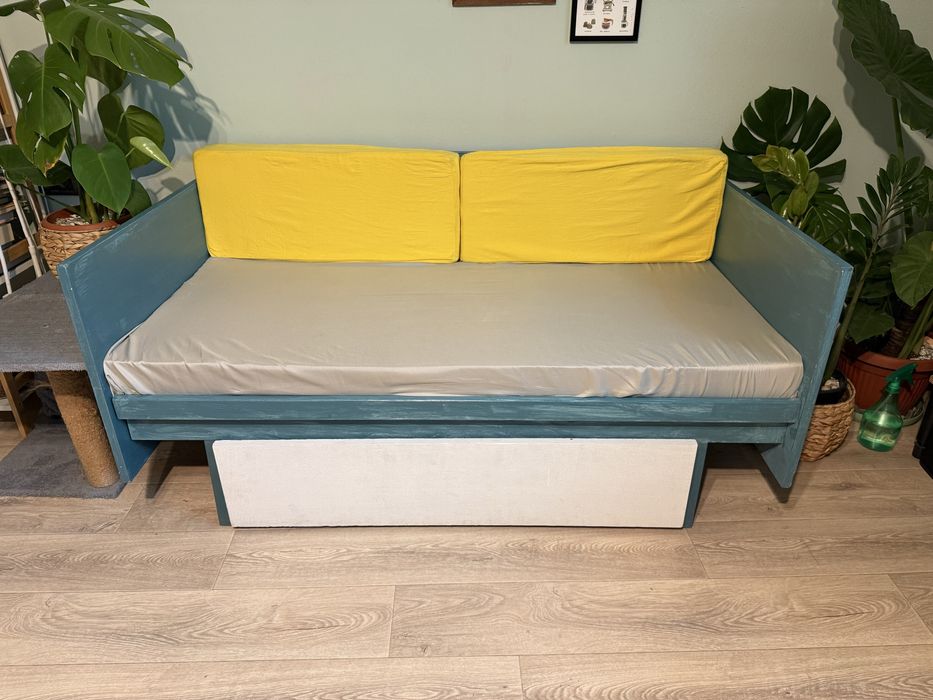 Разтегателен диван