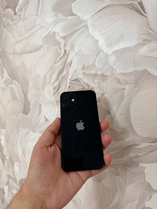 IPhone 12/64Gb - В хорошем состоянии