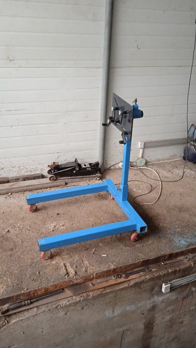 Продам кантователь для двигателья.