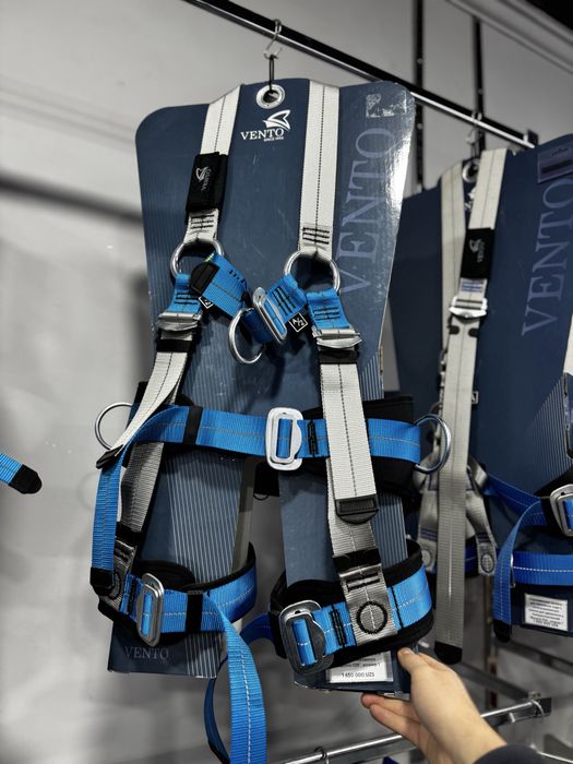 Страховочные системы, привязи для альпинизма, строителей