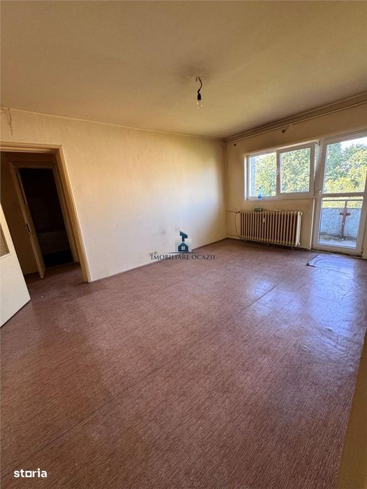 Apartament 3 camere Semidecomandat Al.Calinesti — fotografia 1