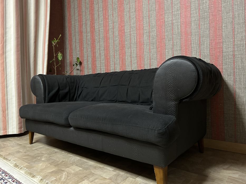 Продаю Черный диван
