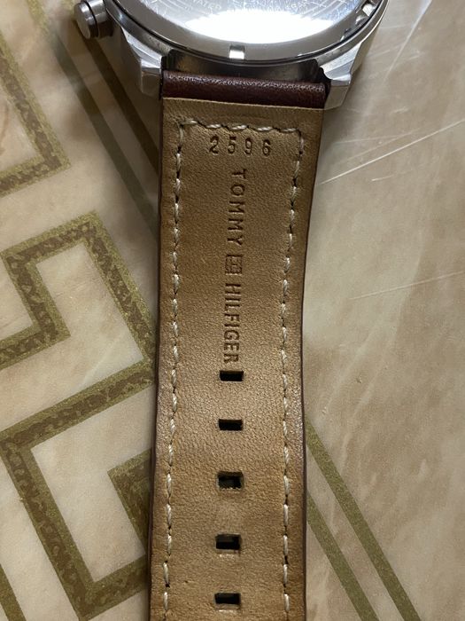 Ceas de mana Tommy Hilfiger