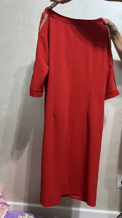 Женское вечернее платье