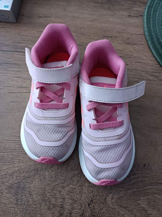 Детски сандали и маратонки Adidas за момиче