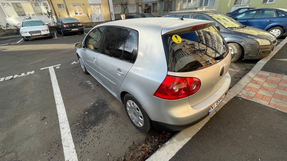 Volkswagen Golf 5-2.0 TDI DSG-mașina mai odihnita decât proprietarul