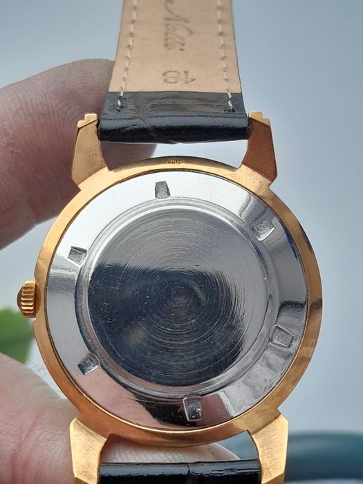 Продам часы СССР