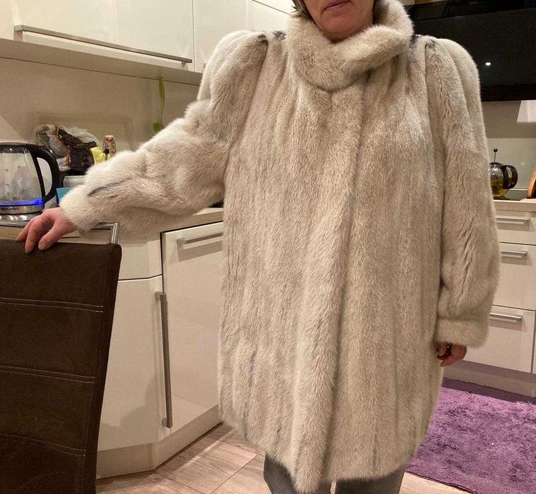 Продам норковую шубу