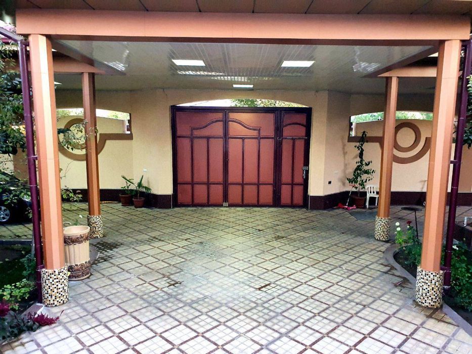 Навои. шахар. ваен гардогдан. ховли сотилади. 13. соток. абстанофка. б