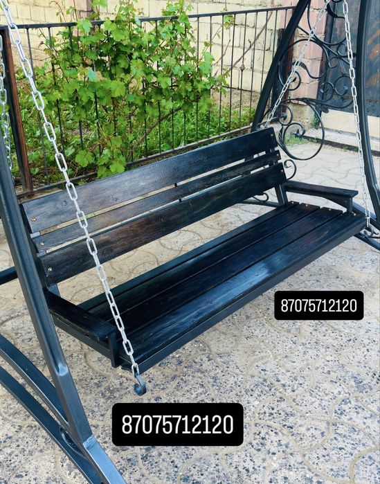 Качели с кованными элементами