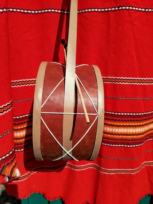 Голям декоративен рисуван тъпан