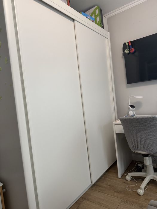 Vand mobilier dulap, comoda, birou , biblioteca. Dimensiuni in ultima poza.