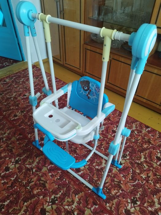 Детская качеля для дома