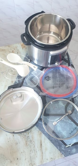 Instant Pot Ultra Robot multifunctional