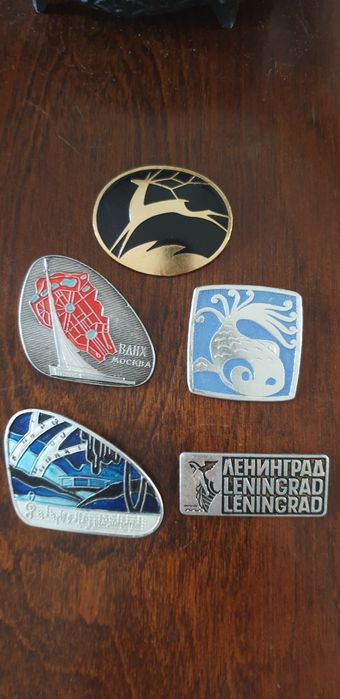 Броши значки металл