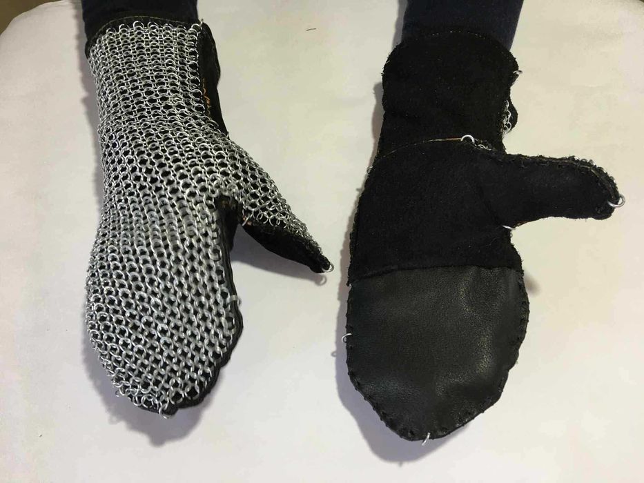 Manusi zale de inspiratie medievala -diferite modele