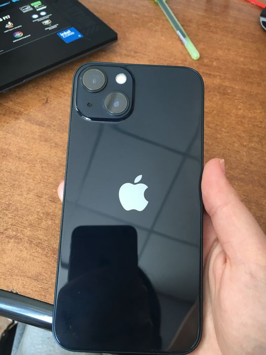 Продам Iphone 13