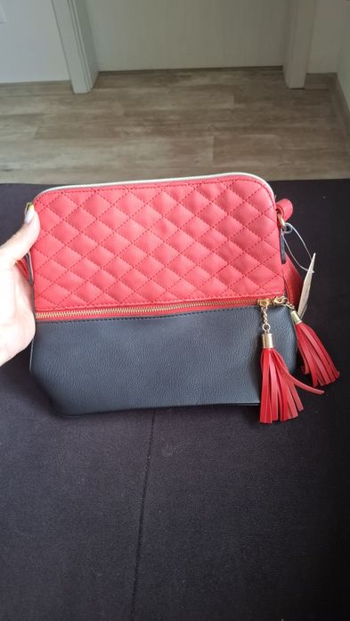 Продавам дамски чанти на символични цени