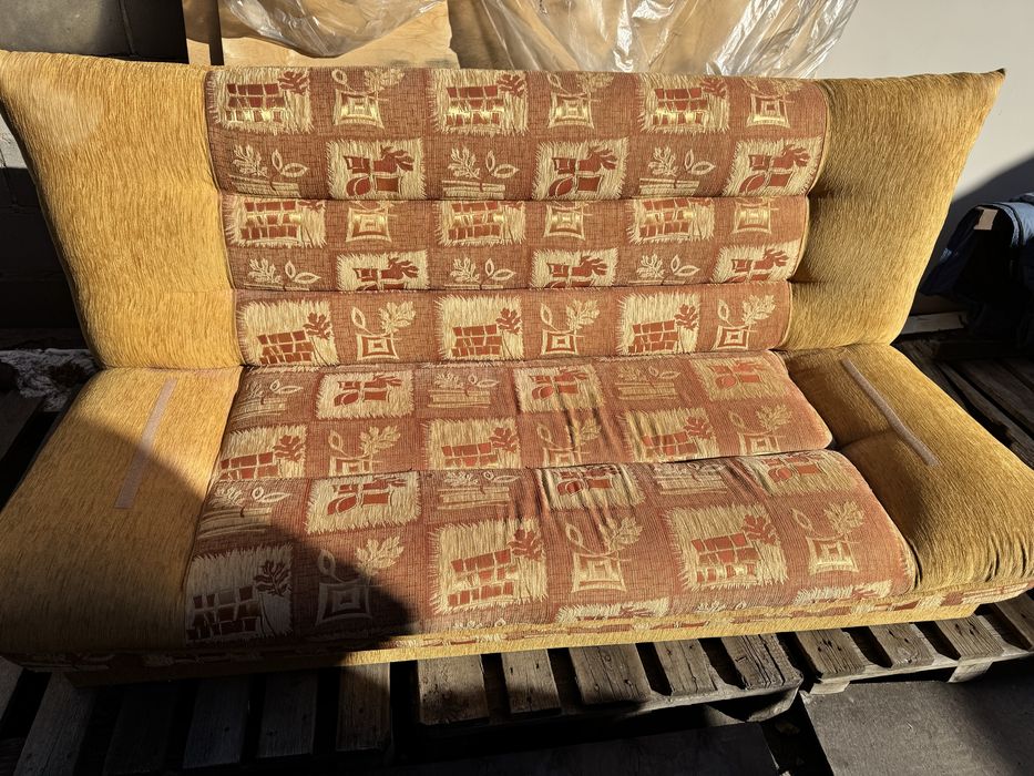 Продам диван 10 тыс с доставкой 15 тыс