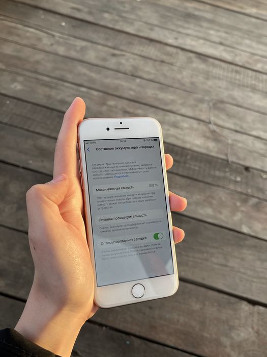 iPhone 8 64гб золотистыи