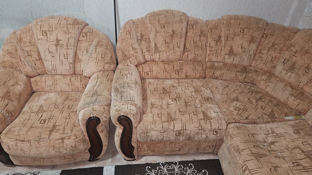 Продам диван с креслом