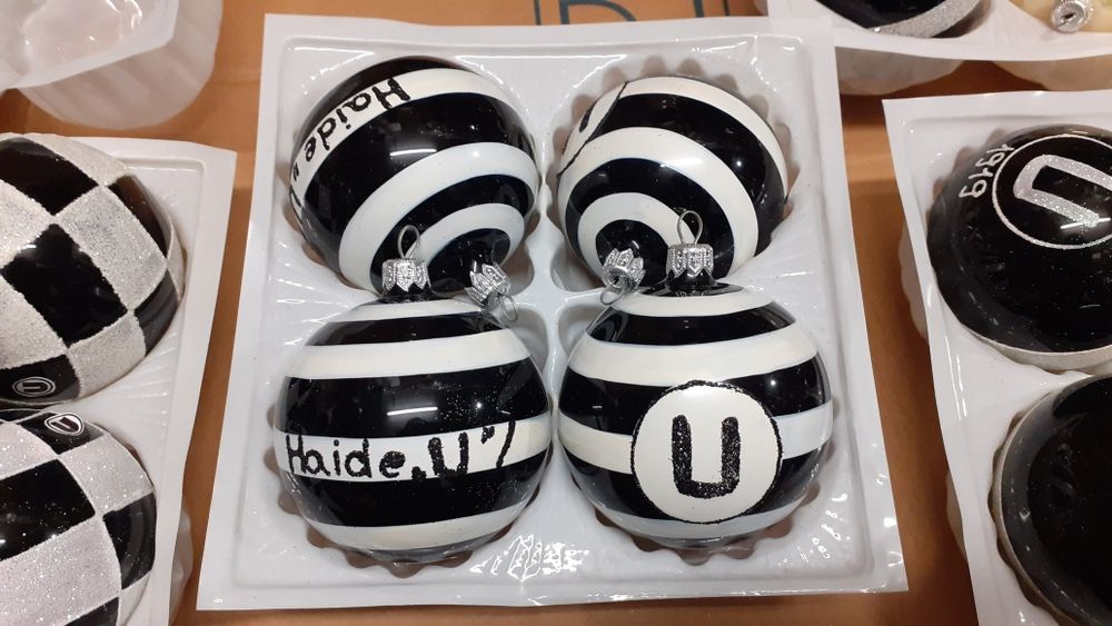 Globuri brad de Craciun pentru suporteri Universitatea Cluj