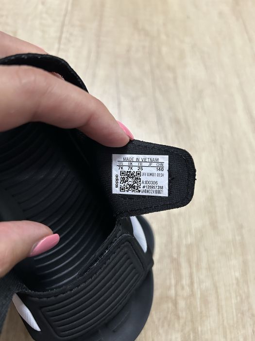 Sandale Adidas marimea 25