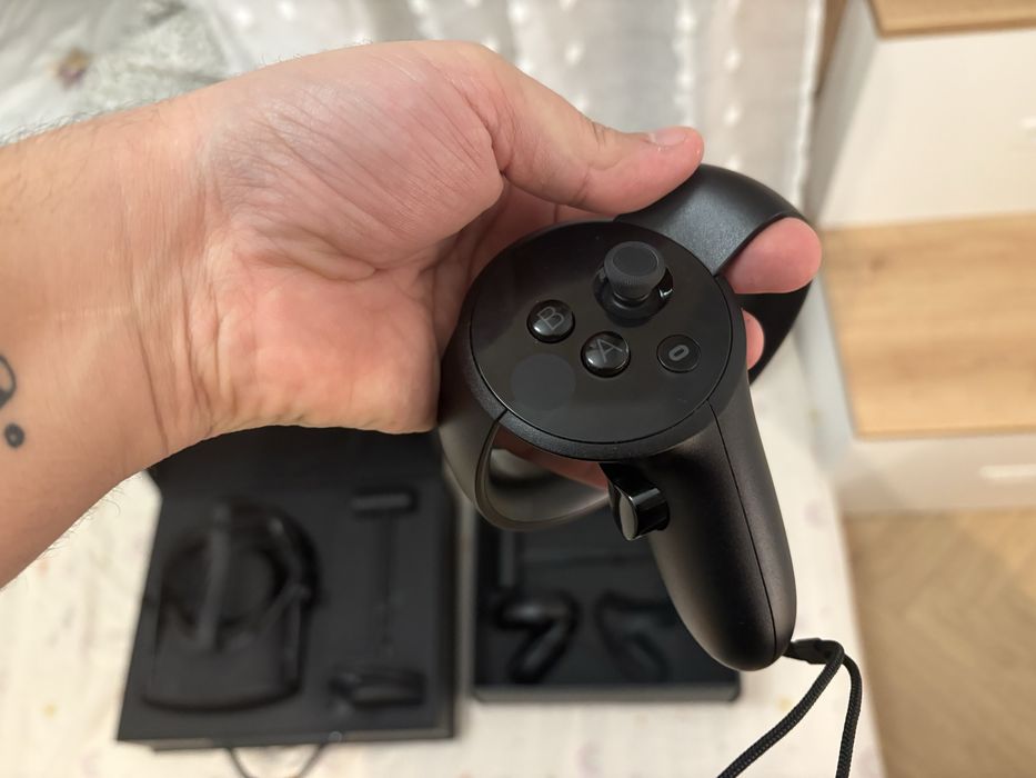 Сет за виртуална реалност Oculus Rift