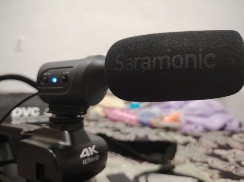 Видео камера saramonic