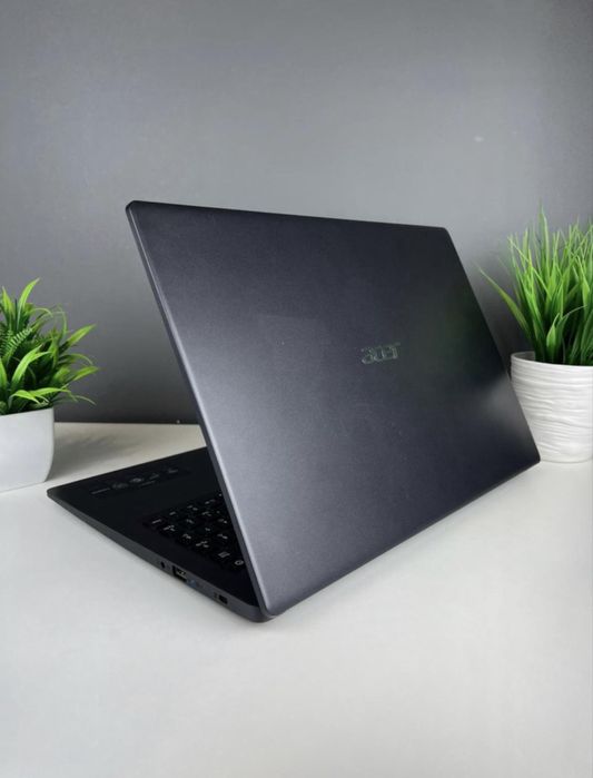 Ноутбук Acer core i3/10-пок
