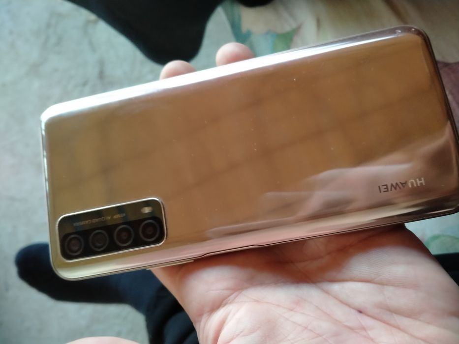 Huawei Y7 a в среднем состояний