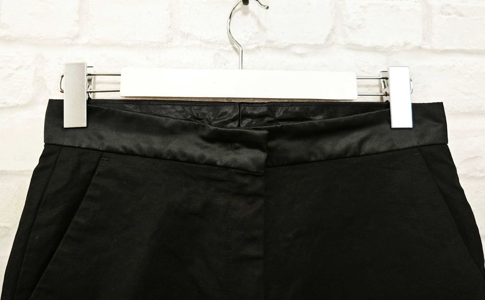 Moncler Оригинален дамски панталон размер 42