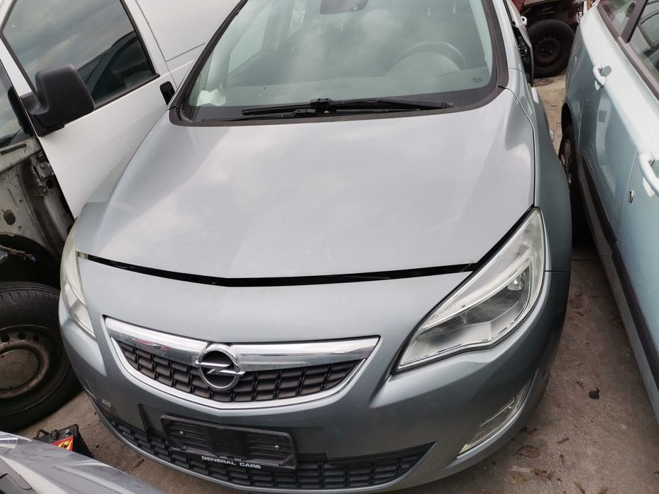 Кора за Двигател на Опел АстраJ Opel Astra J 2010--2014 1.7 Disel.