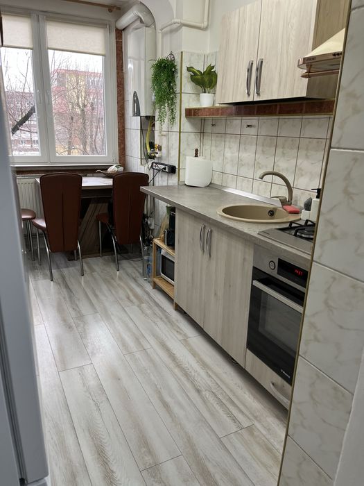 De vanzare apartamnet cu 3 camere!