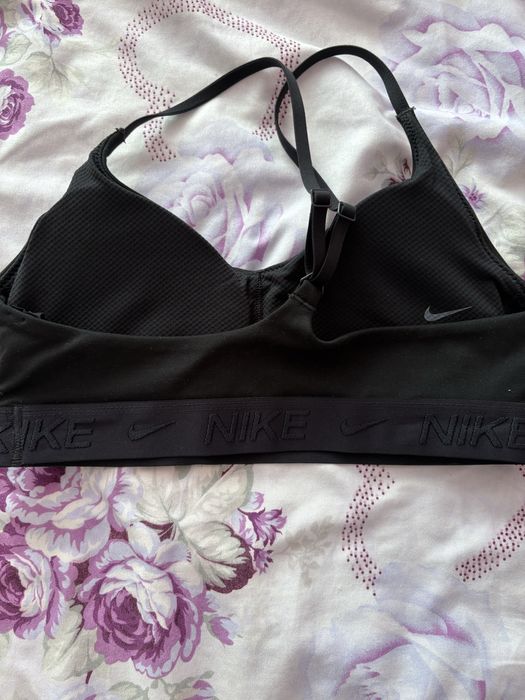 Спортно бюстие Nike