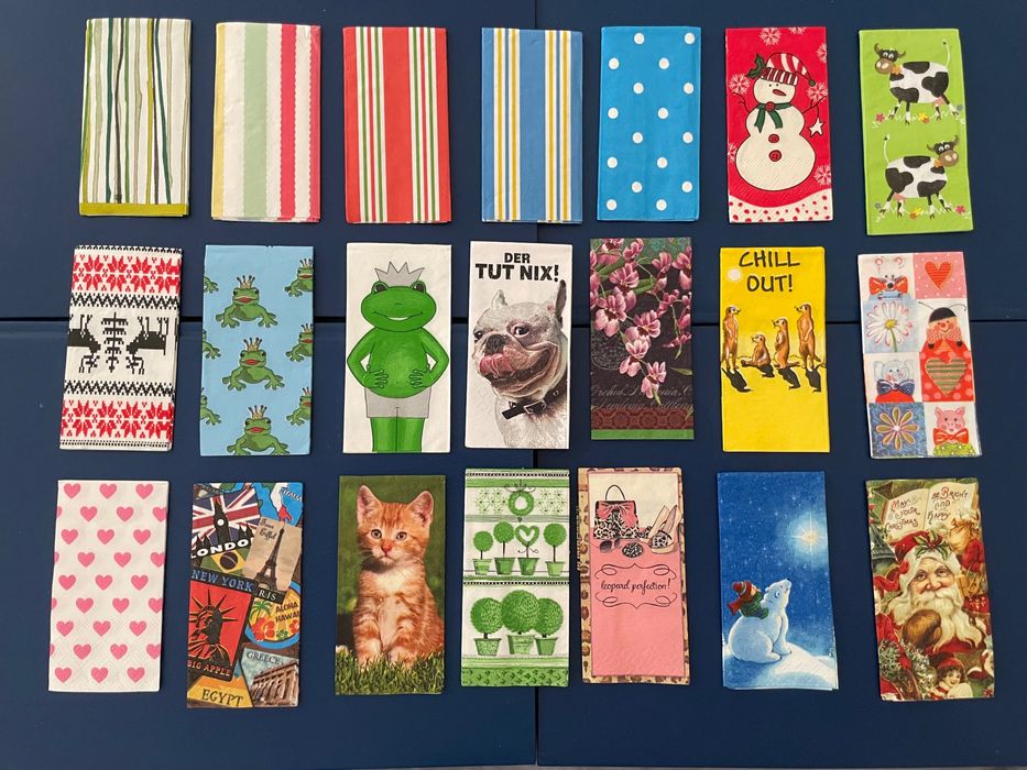 Колекция от 50 бр. различни салфетки.