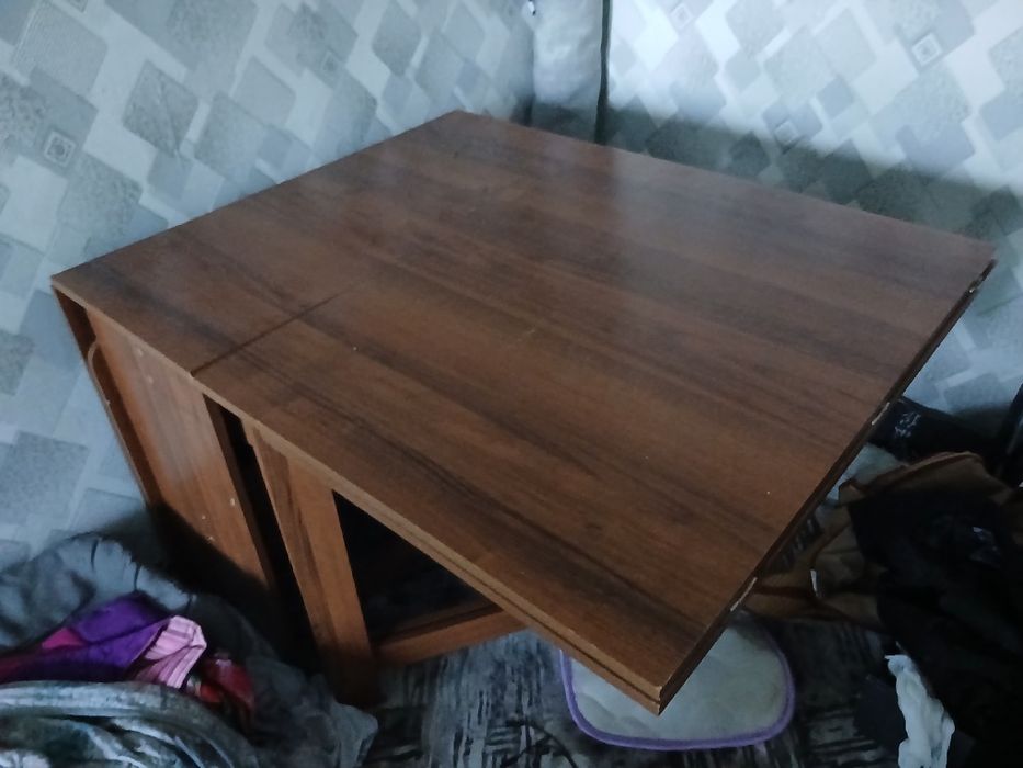 Продается боььшой стол