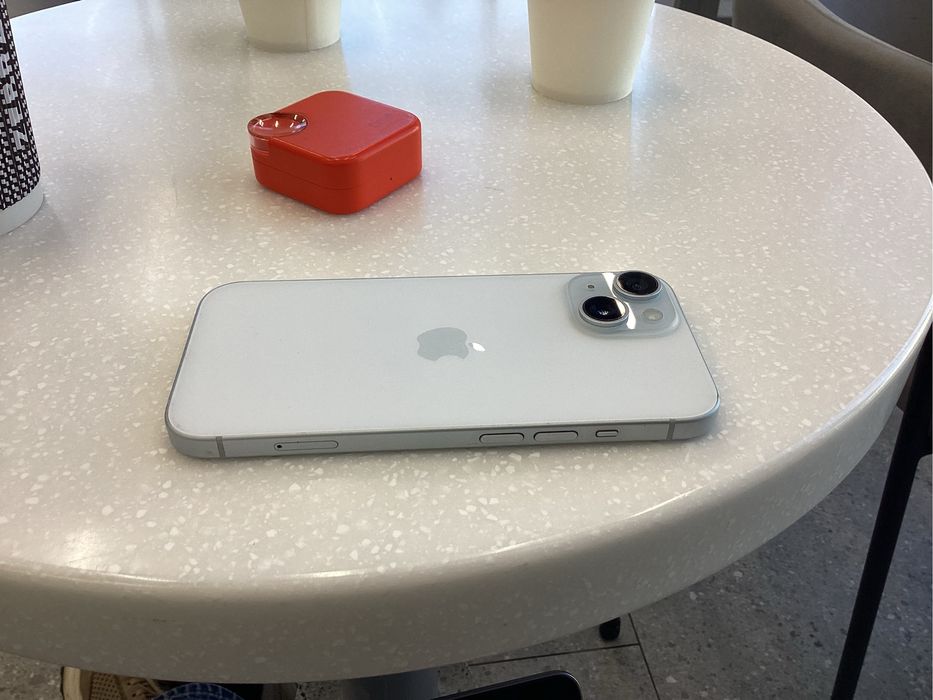 Продаю Iphone 15 128gb