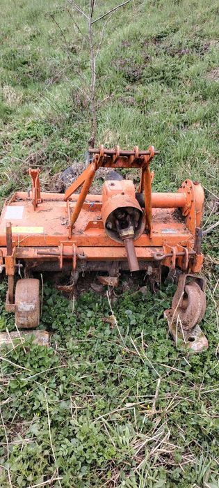 Vând freză nemțească cu ambreiaj – stare foarte bună