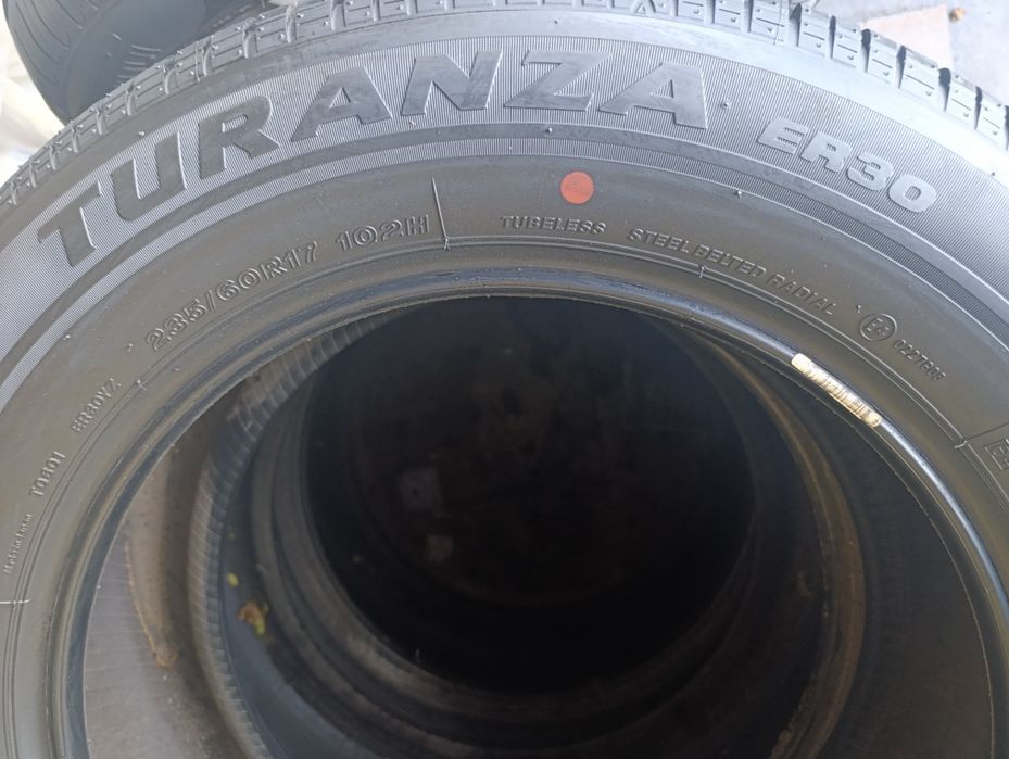 O anvelopă de vara 235 60 17 Bridgestone