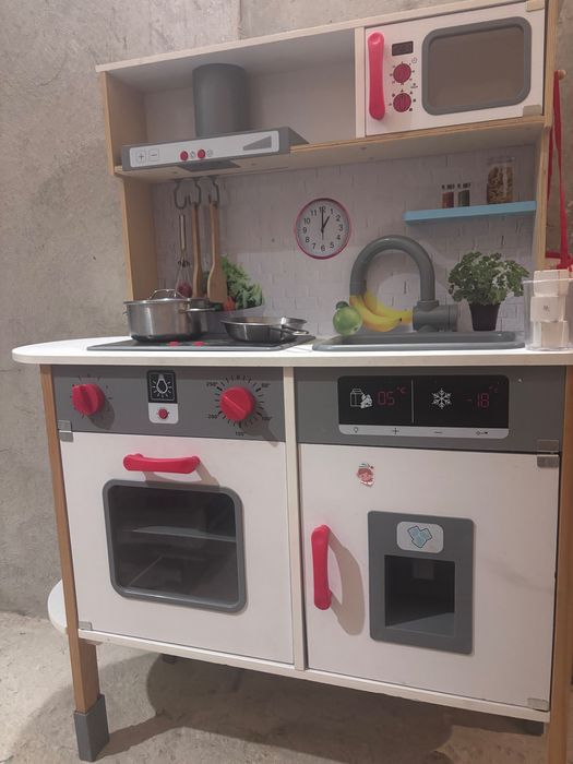 Дервена детска кухня Lidl