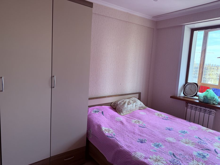 Продаётся спальный гарнитур