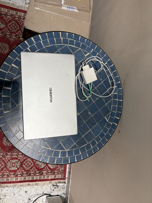 Huawei MateBook D15 — не включается, офисный.