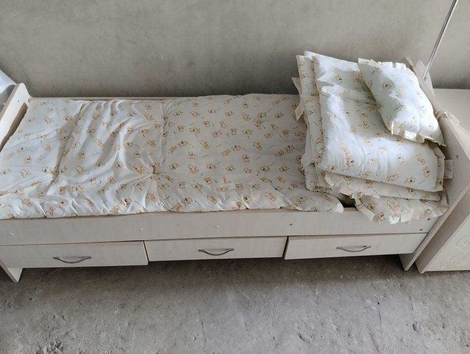 Детская кровать.