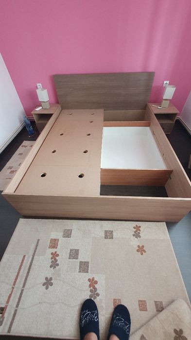 Pat Matrimonial cu tot cu saltea+2 noptiere, 160×200