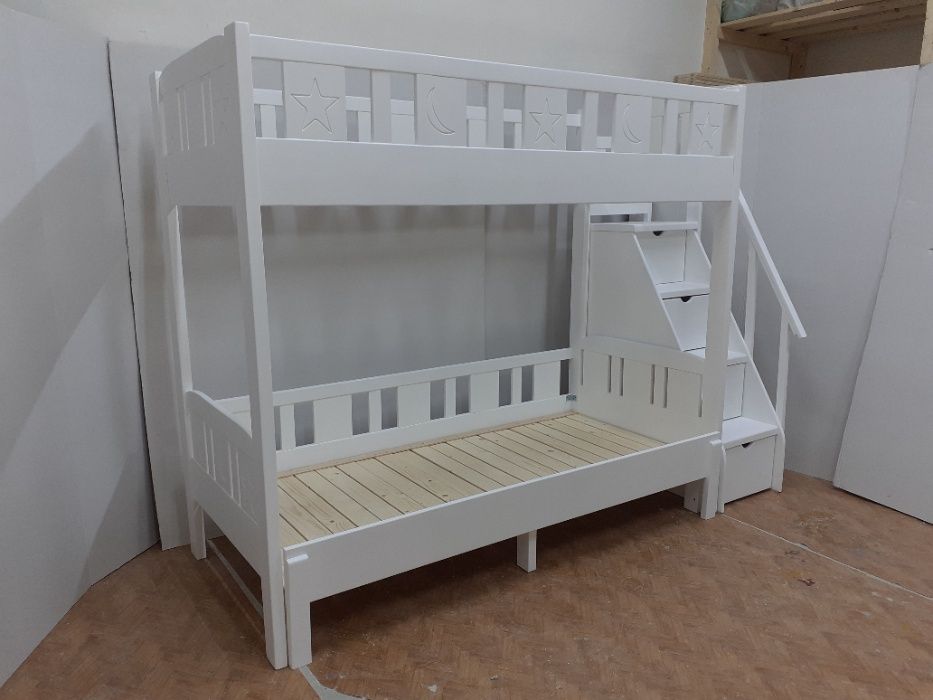 TRANSPORT GRATUIT.Pat etajat-supraetajat,din lemn masiv.Cod 2701